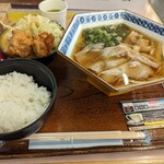 Tatsunonishisabisuerianoborisensunakkukonafudokoto - 竜野醤油ラーメン定食