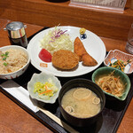 Ookamadomeshi Torafuku - 月見メンチカツと銀鮭のフライ定食