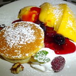 狭山カレー工房 りとるほっと。 - パンケーキとマンゴージェラード