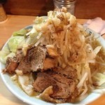 ラーメン富士丸 - ラーメン　麺少な目　固め　ヤサイ・アブラ