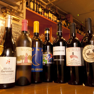 ￥４８０のグラスワイン、￥２５００ボトルワイン手頃感の有るワインをゆっくりと