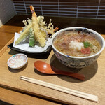 Teuchi Soba Sobaya Sumikura - 梅おろし蕎麦と天ぷら盛り合わせ