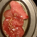 焼肉しゃぶしゃぶ いのうえ - 定食のタン(3枚)