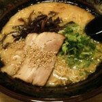 元祖 中洲屋台ラーメン 一竜 - みそとんこつ（780円）