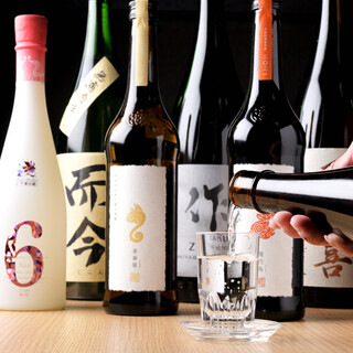 有名な日本酒から三重の地酒まで全国の銘酒・稀少酒を取り揃え。