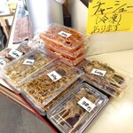 味助 - 店内の販売コーナー♪