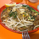 タイ料理とカラオケ クンヤーイ - 