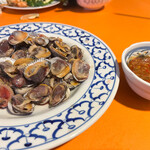 タイ料理とカラオケ クンヤーイ - 