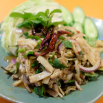 タイ料理とカラオケ クンヤーイ - 