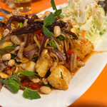 タイ料理とカラオケ クンヤーイ - 