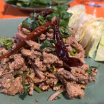 タイ料理とカラオケ クンヤーイ - 