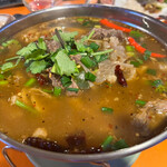 タイ料理とカラオケ クンヤーイ - 