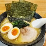 横浜家系源家らーめん - 味玉塩ラーメン