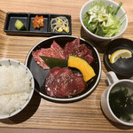 Yakiniku Horumon Fujibi-Fu - 