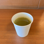 もりかけ庵 - セルフサービスの冷たい緑茶です