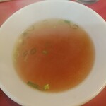 梁山泊 - 五目焼めしに付いてくるスープ