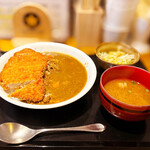 おひさまげんき食堂 - 豚ロースのカツカレー