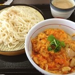 なか卯 - ミノシュラン：親子丼 胡麻だれうどん
            今日の農作業終わりに。
            丼もの、ファストフードでは一番クオリティ高いと思う。
            特に親子丼！これはそんじょそこらの親子丼ではかなわない、と思う。