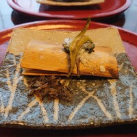 草喰 なかひがし - 左下の鯉の鱗の揚げた物が、私の今日1のHitかも♡