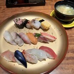 すし食いねぇ！ - 満腹ランチ、1,210円