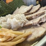 手打ち中華そば 酒田 - 分厚いチャーシュー