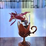 喫茶 ママンヌ - テーブルの上に飾ってた植物