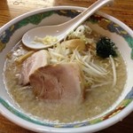 特麺コツ一丁ラーメン - ラーメン　麺少なめ 700円　ニンニクちょっと