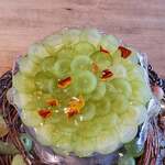 ラトリエ ア マ ファソン - 葡萄好きに捧げるシャインマスカットのグラスデザート　馥郁たる花の香りの揺蕩う貴腐ワインのゼリー　天然レモンバーベナのアイス③