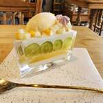 ラトリエ ア マ ファソン - ショートケーキをAmafaconが作ったらこうなりました(笑)