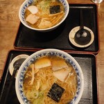 あたご食堂 - ラーメン組から到着