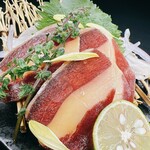 Horse meat tomobara sashimi