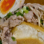 お食事処 だんらん日和 - 本日のランチ(¥1,650) メイン たっぷりの牛肉の下に厚揚げが