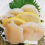 Scallop sashimi