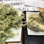 永井 - 春菊天＋舞茸天　春菊はこの大きさ！