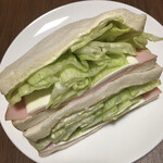 ブルーサンド・カフェ - レタスサンド   380円なり
