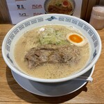 ラーメンゆれる - ぶた白湯ラーメン(850円、斜め上から)