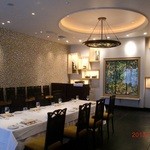 メゾン ポール・ボキューズ - 厨房前の個室も見学