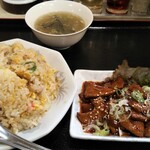 中華 麺琢 - 料理写真:チャーハン大盛り＆旨辛レバ炒め