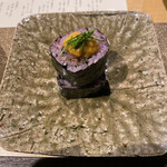 江之浦リトリート 凛門 - メニューに無い料理長のサービス。本日のお造りの巻物に、雲丹をトッピング