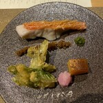 江之浦リトリート 凛門 - 金目鯛の風干し。手前右のカラスミも蕗のとうの天麩羅も、絶妙なお味なのです。