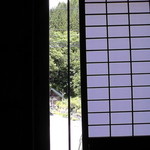 ゲストハウス　ダーラナ - 蔵の窓から見た外の様子