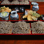 佐野屋 そば店 - 天ぷら付き味くらべ＠税込1,750円：蕎麦は左から...南摩産、加園産、粟野産