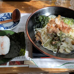 Inaniwafuu Udon Tamaya - 稲庭風山菜うどん・鮭おにぎり