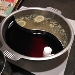 Shabu Shabu Sukiyaki Don Tei - 塩レモン出汁とすき焼き出汁