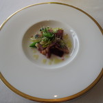 SAKURA - 桜香るシャラン鴨胸肉のフュメとロワール産白アスパラガスのデュエット 新芽野菜のグレックと共に