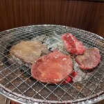 Genki Shichirin Yakiniku Gyuu Shige - 炭火焼き