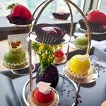 タワーズバー ベロビスト - 観覧車のような器