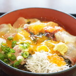Kisaiya Hiroba - ぶっかけひぶり飯・生卵とタレ投入