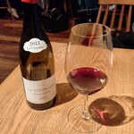 sio - コース通しで1杯だけお願いするとどうしても白になりがちなのだけど、ほんとは赤が好き♡ いっぱい飲めるほど強くないし夜は夜でワイン飲むから、お昼は1杯だけ〜 こちら好みの味わいで好きでした