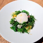 sio - ホタテ貝柱や山ウドフリットとチーズソースが温かくて周りがひんやりで。ホタテのしっとり感とフリット衣のザクザク感と、食感も楽しめたし味わいもいい感じにいろいろ美味しかったし好きでした(*˘︶˘*).｡♡